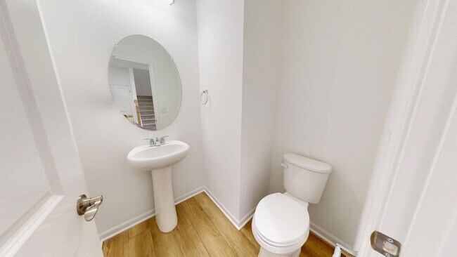 Building Photo - 826 Kuss Dr
