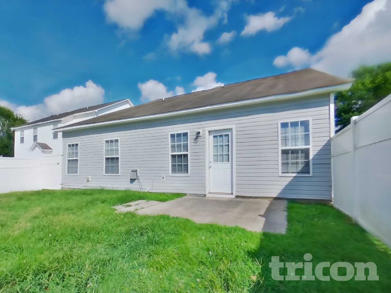 Building Photo - 8326 Knapp Ct