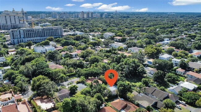 Building Photo - 327 Menores Ave