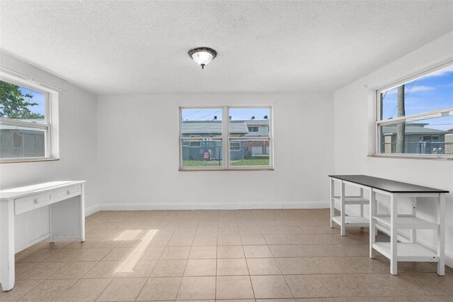 Building Photo - 5330 Poinsettia Dr
