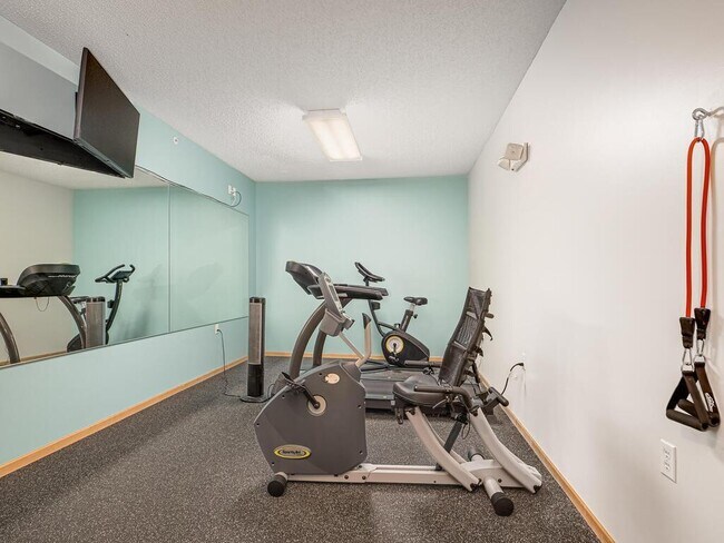 Building Photo - 3600 Wooddale Ave S