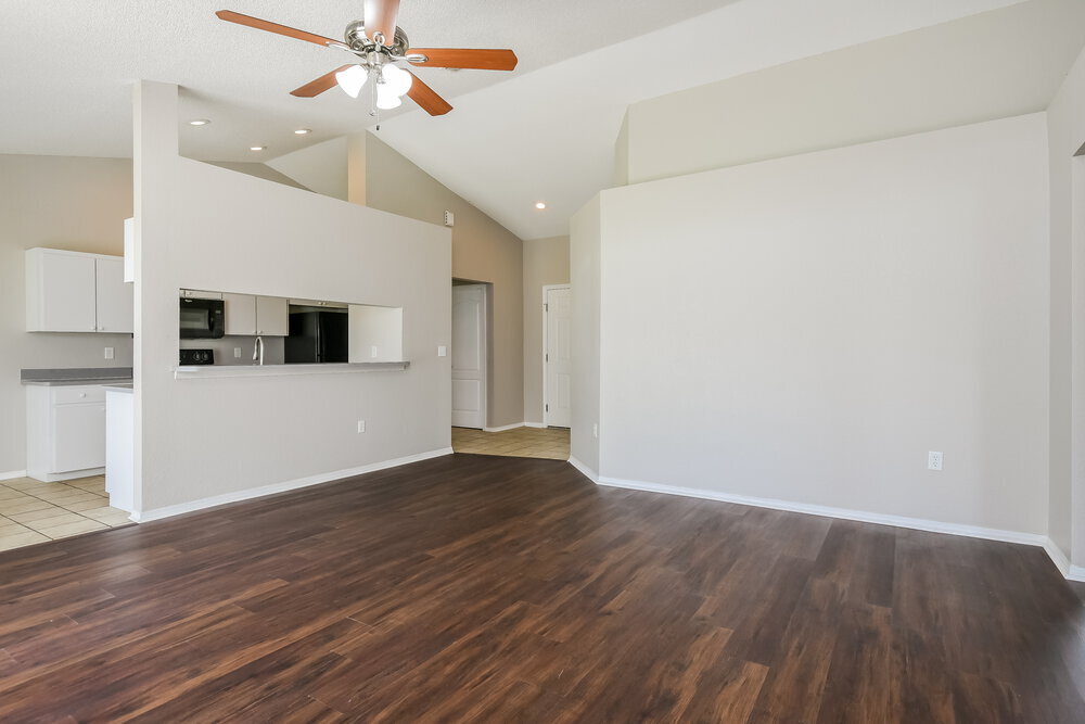Building Photo - 600 Willet Cir