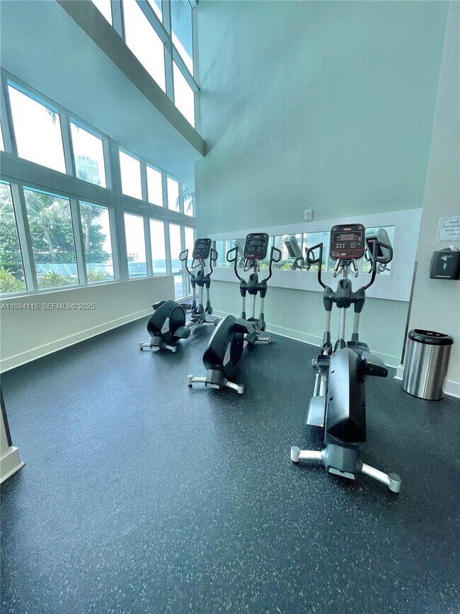 Building Photo - 1900 N Bayshore Dr