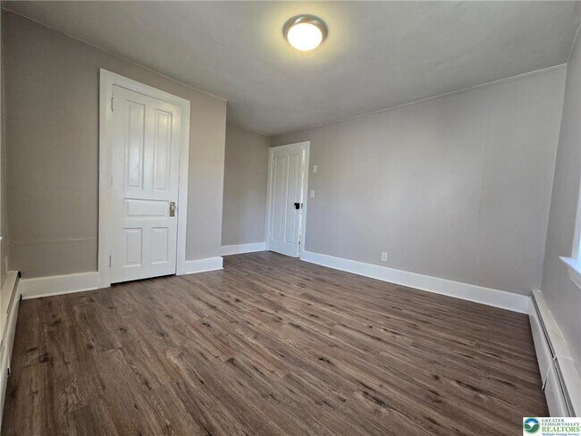 Building Photo - 505 Penn St