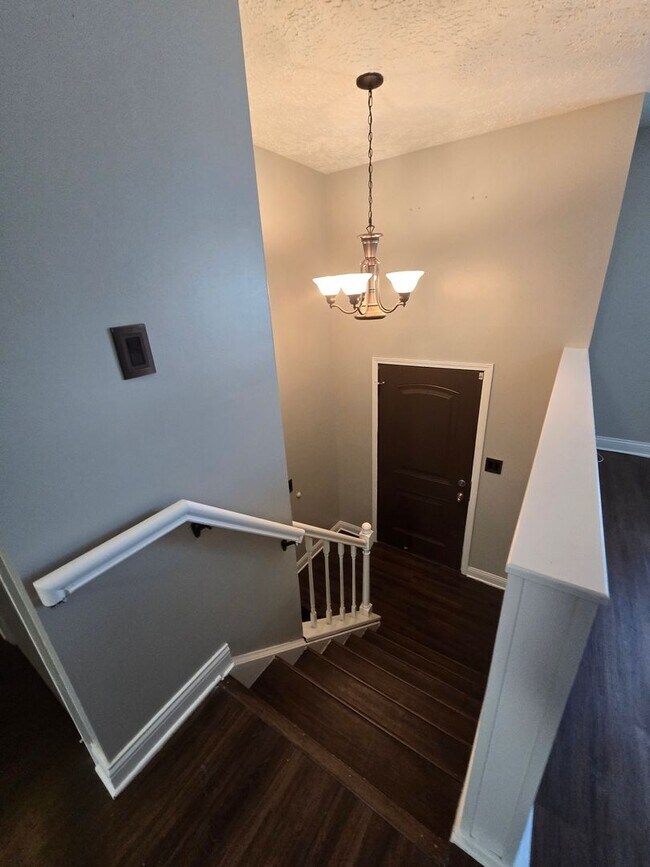Building Photo - Beautiful 3 Bedroom with Bonus Room in Dec...