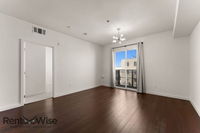 Building Photo - 50 Jerrold Ave