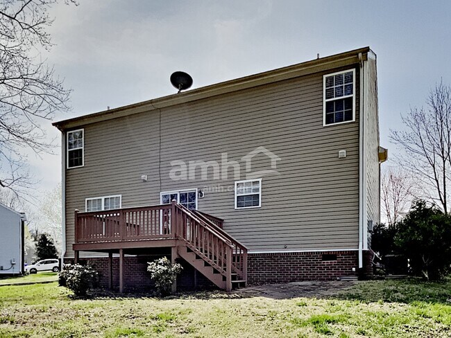 Building Photo - 156 Sundance Way