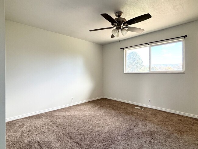 Building Photo - 856 E Park Mesa Way