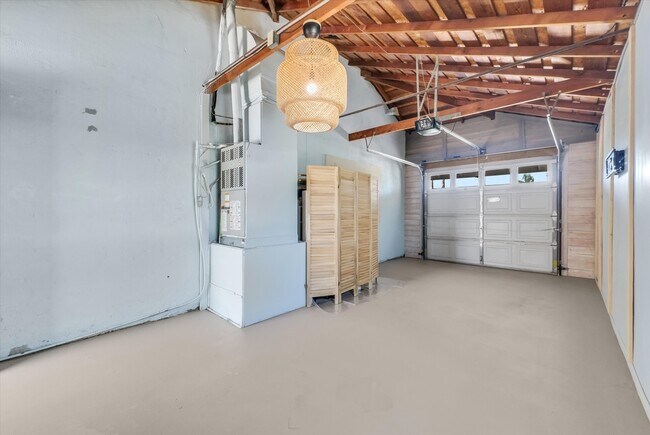 Building Photo - 3967 E Sunny Dunes Rd
