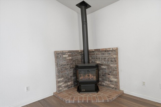 Building Photo - 43379 Leach Rd