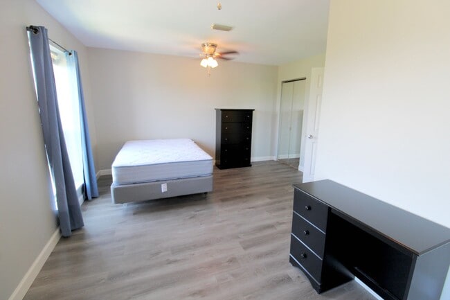 Building Photo - 1348 Hunters Rd