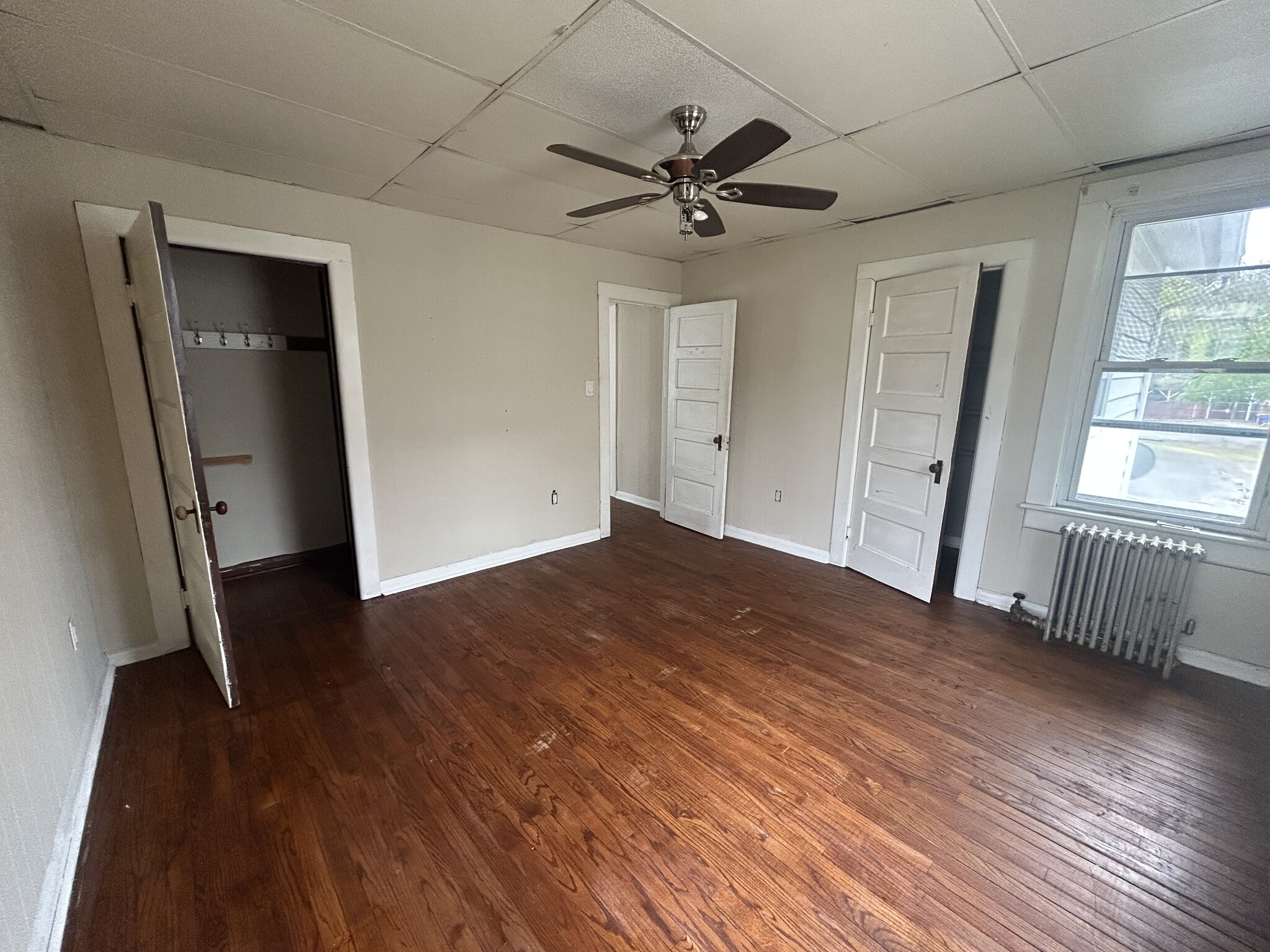 Building Photo - 117 Oak St