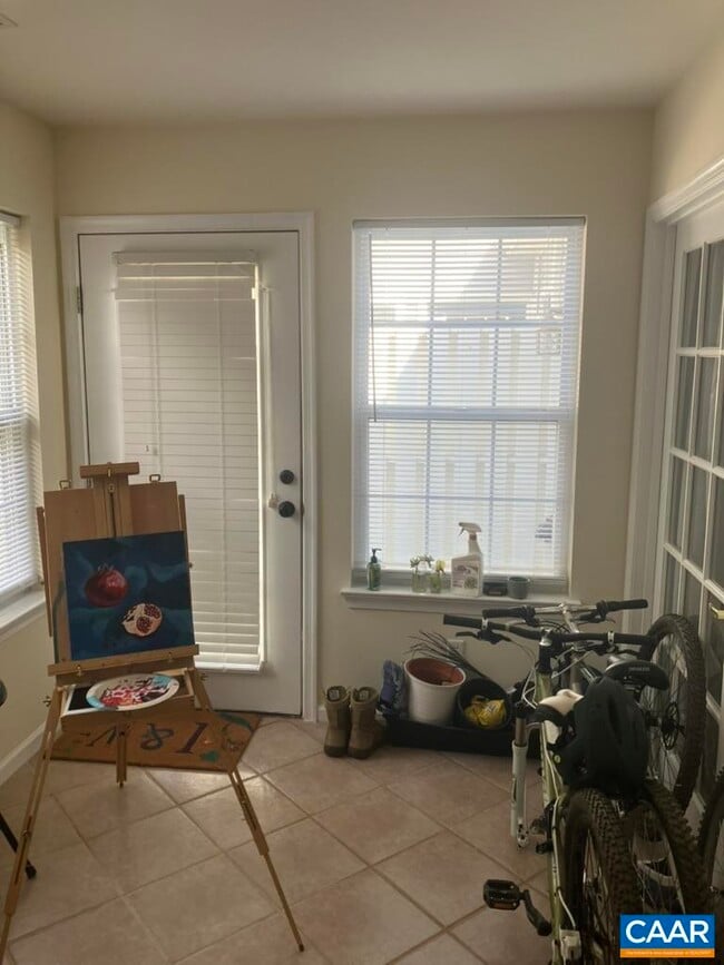 Building Photo - 1420 Lilac Ct