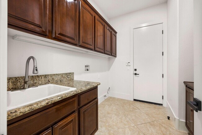 Building Photo - 57806 Cantata Dr