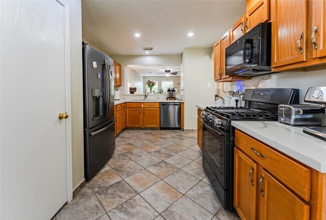 Building Photo - 7602 Little Thicket Ct