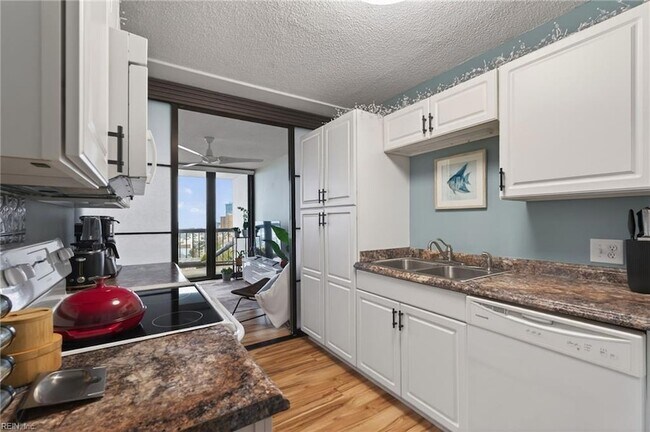 Building Photo - 3288 Page Ave