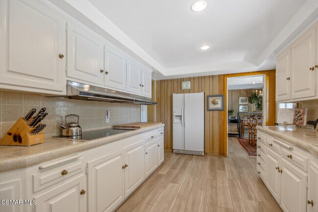 Building Photo - 498 Lake Sherwood Dr