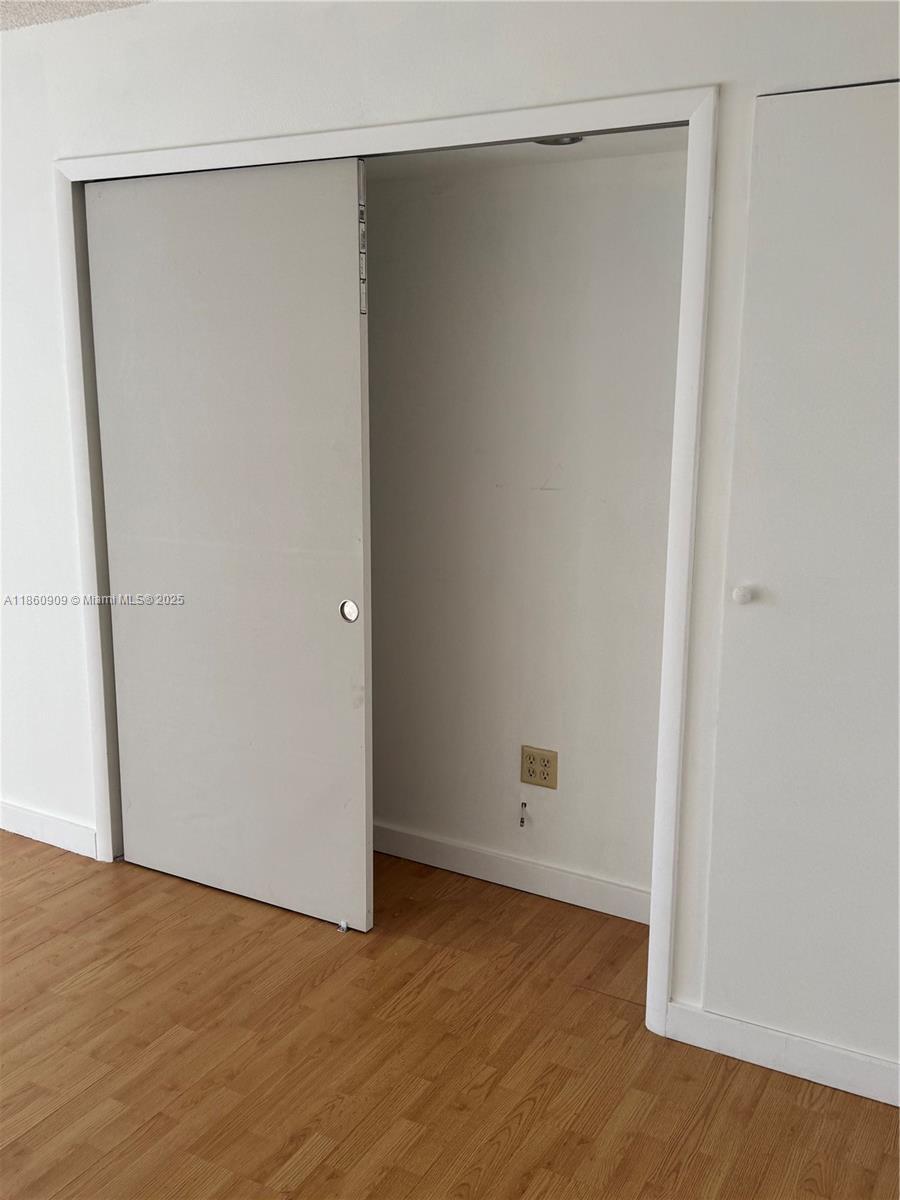 Building Photo - 1811 Sabal Palm Dr