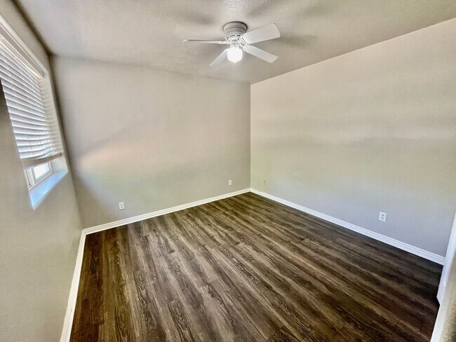 Building Photo - 908 W 180 S