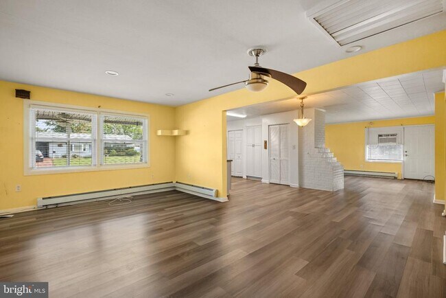 Building Photo - 47 Glenwood Ln