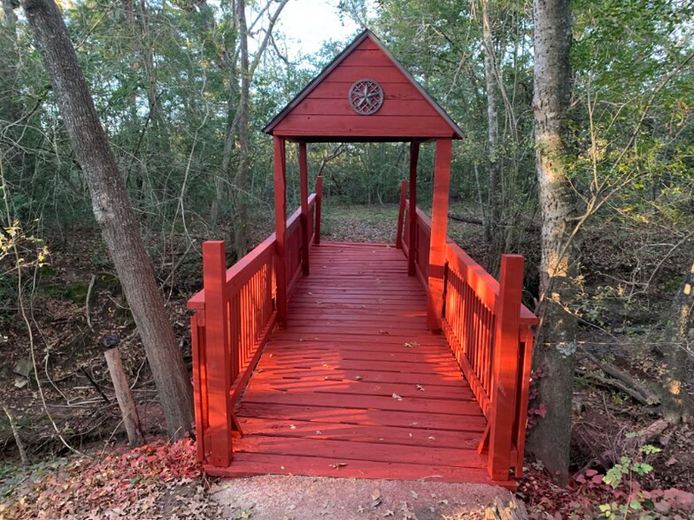 Building Photo - 37 Pamela Ln