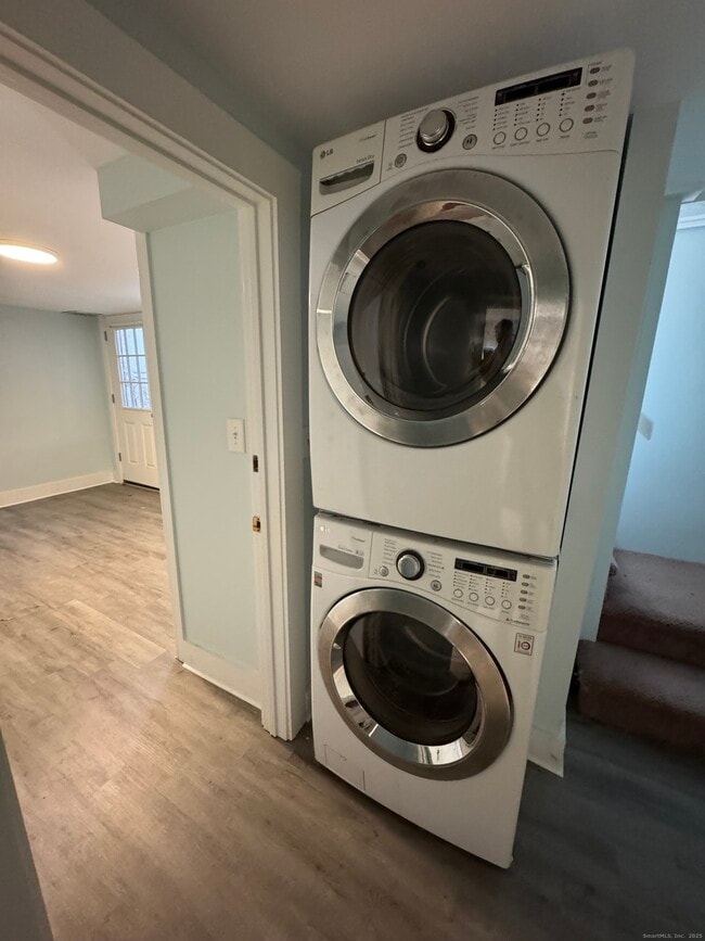 Building Photo - 73 Lawrence St