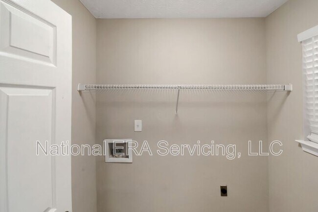 Building Photo - 123 Willow Springs Ln