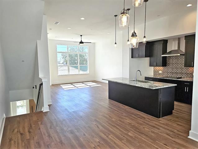 Building Photo - 13325 Bee St