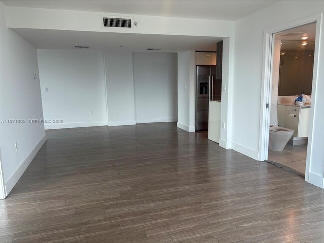 Building Photo - 1025 92nd St