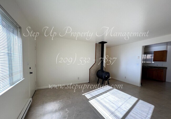 Building Photo - 19199 Beauchamp Dr