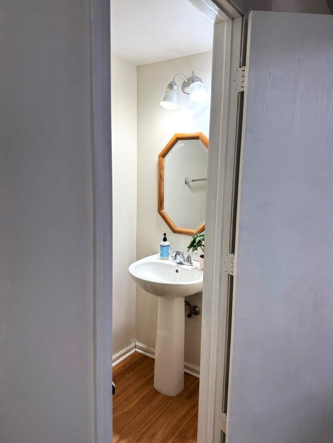 Building Photo - 2528 Bordeaux Ln