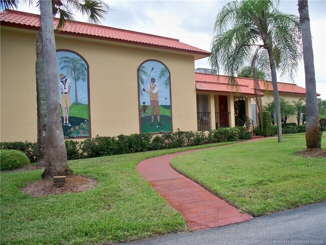 Building Photo - 1903 SW Palm City Rd