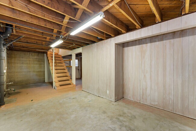 Building Photo - 1679 S 54th St