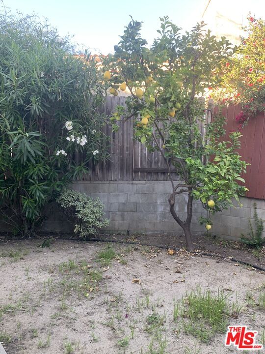 Building Photo - 10740 National Blvd