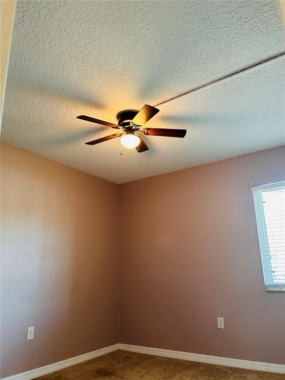 Building Photo - 2915 Pine Cone Cir