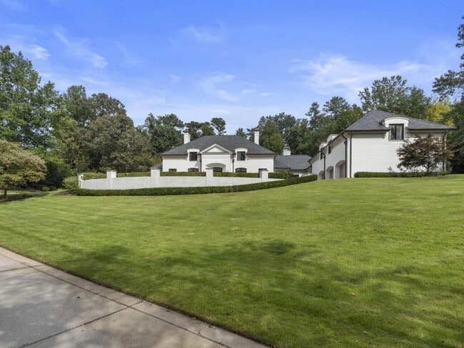 Building Photo - 997 Davis Dr NW