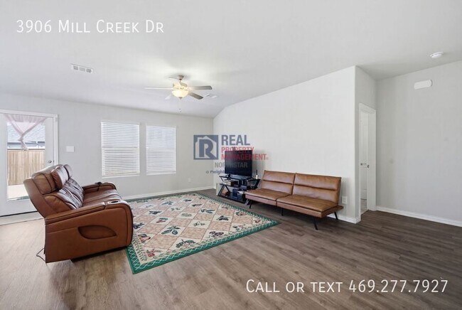 Building Photo - 3906 Ml Crk Dr