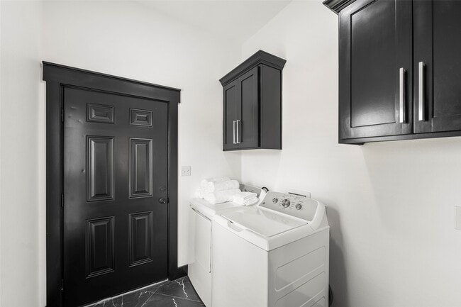Building Photo - 310 Sweet Gum Ln