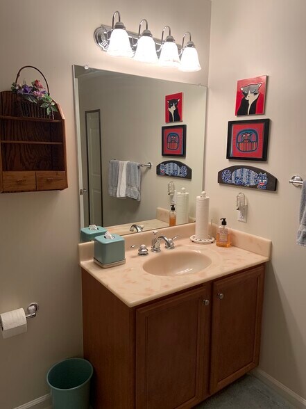 Building Photo - 11 Doris Dr