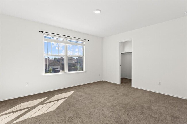 Building Photo - 917 Duskywing Wy