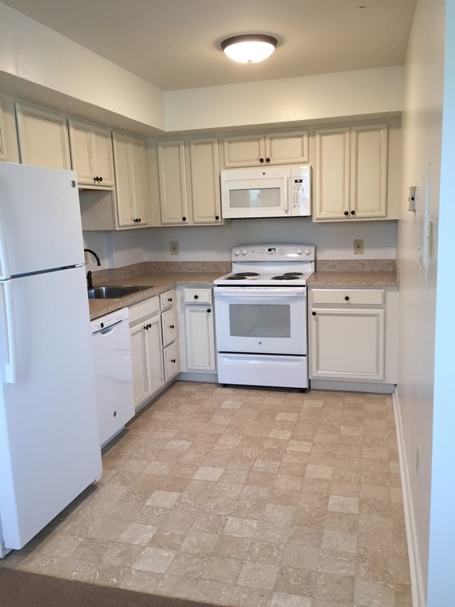 Building Photo - 53 E Urner St