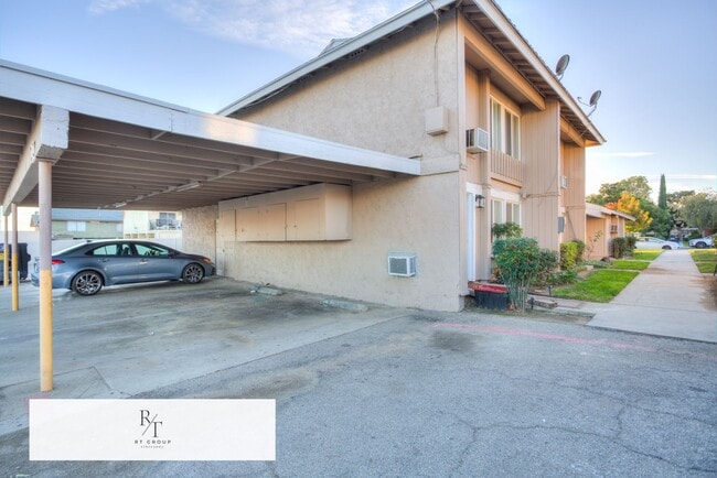 Building Photo - Refined Living with a Newly Remodeled 2 Bedroom 1 Bathroom 2 Story Duplex Residence