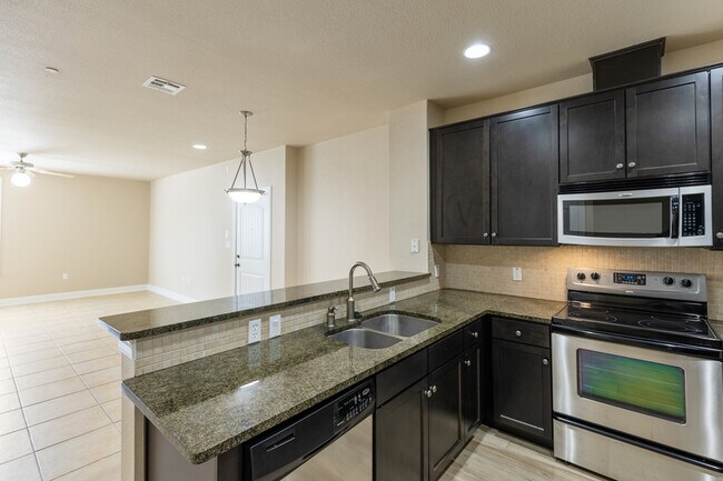 Building Photo - 96 Island Dr