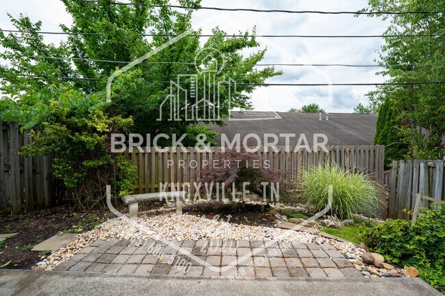 Building Photo - 7933 Dighton Way