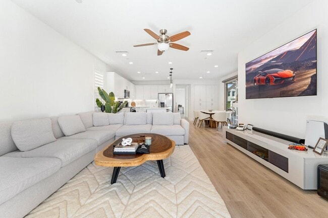 Building Photo - 35722 McCarthy St