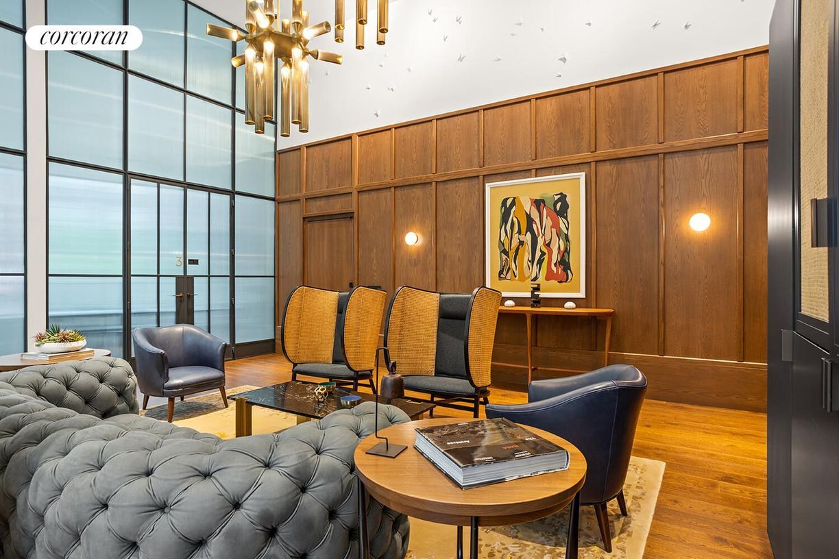 Building Photo - 11 Hoyt St