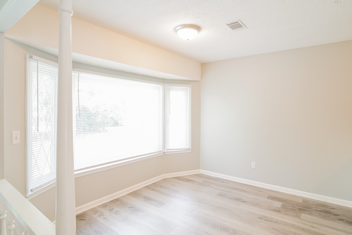 Building Photo - 1312 Hampton Dr