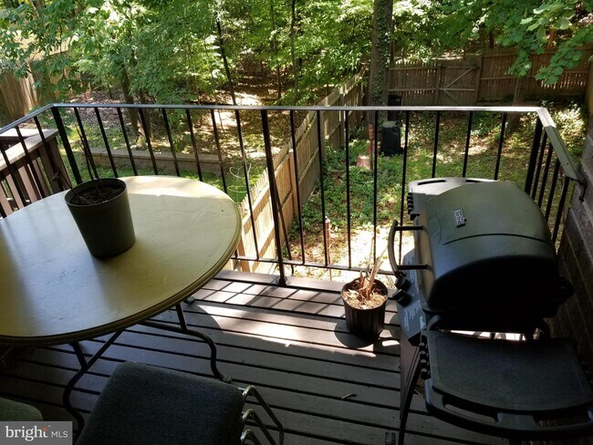 Building Photo - 8044 Inverness Ridge Rd