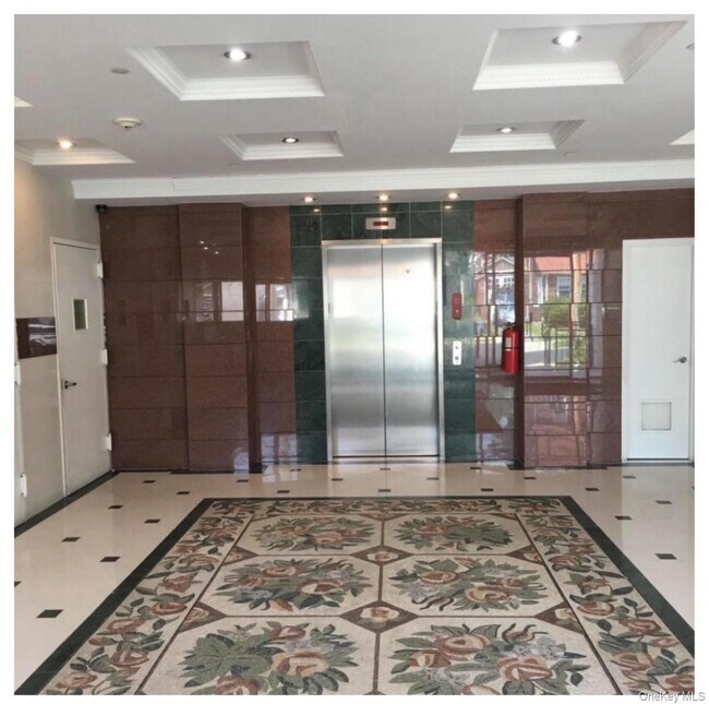 Building Photo - 4 Chelsea Pl