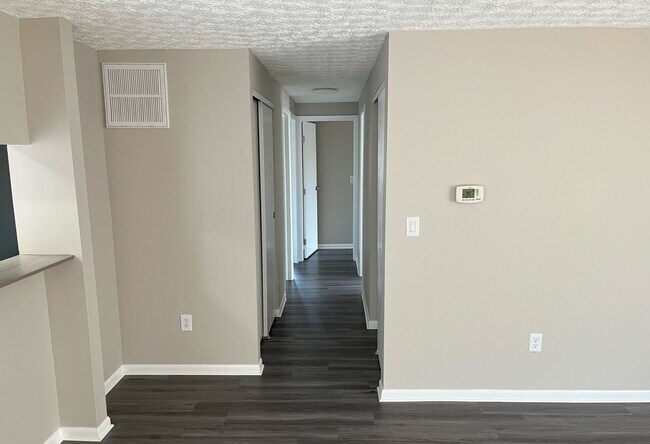 Hallway - 3808 Charbonnett Ct